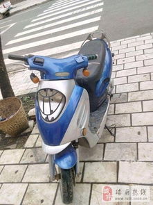 藍(lán)色電動車四電瓶轉(zhuǎn)讓